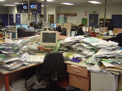 herald-messy-desk.jpg
