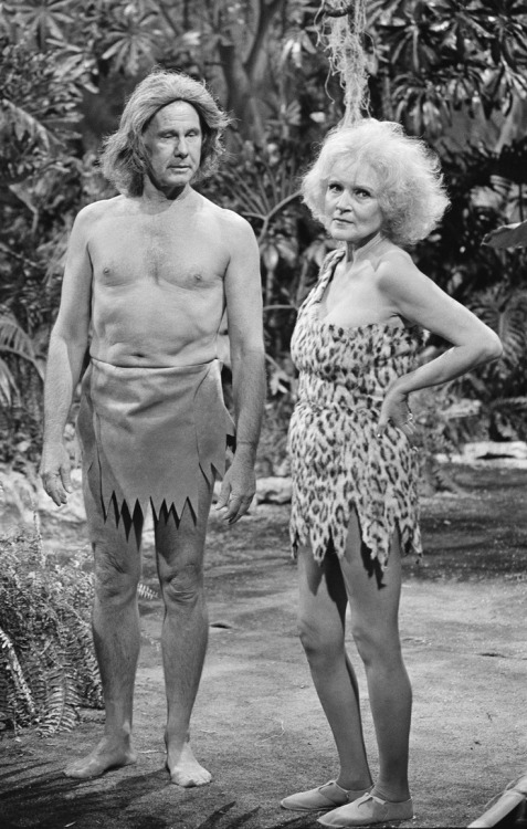 THE TONIGHT SHOW STARRING JOHNNY CARSON -- Pictured: (l-r) Host Johnny Carson as Tarzan and actress Betty White as Jane during the 'Tarzan and the Apes" skit  on August 14, 1981 -- Photo by: NBCU Photo Bank