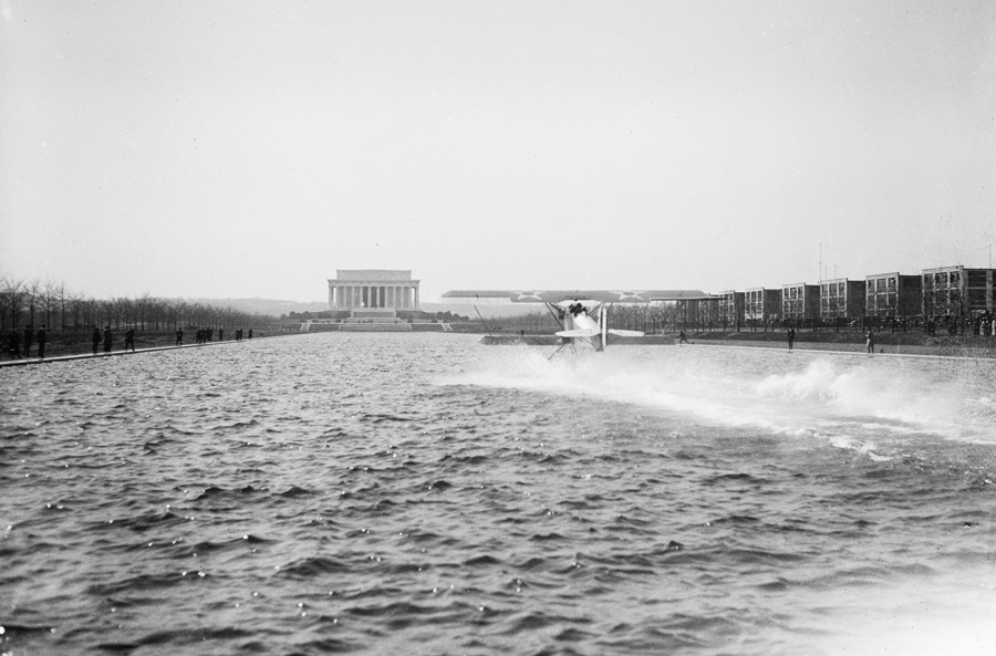 Amphibian aircraft on reflecting pool in front of Lincoln Memorial, Washington, D.C. in 1923. (Harris & Ewing / Library of Congress)